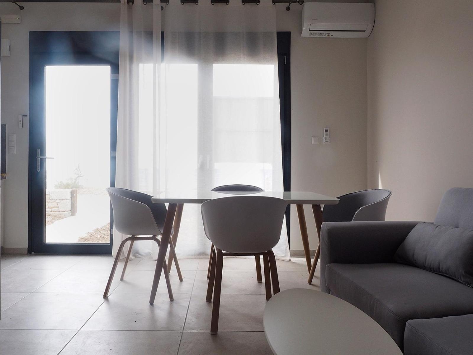 Melissinos Beachfront Apartments