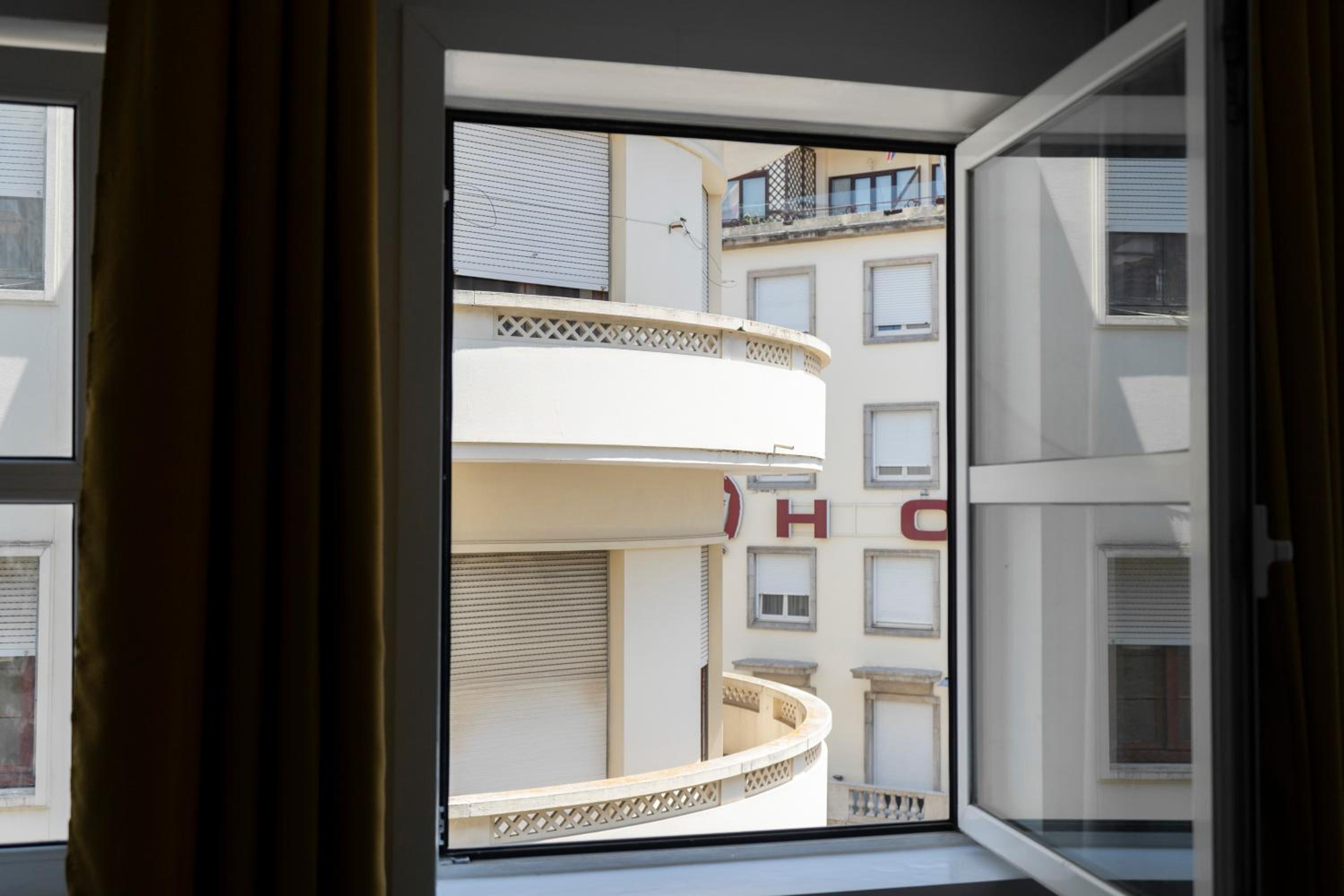 Almada Downtown 301