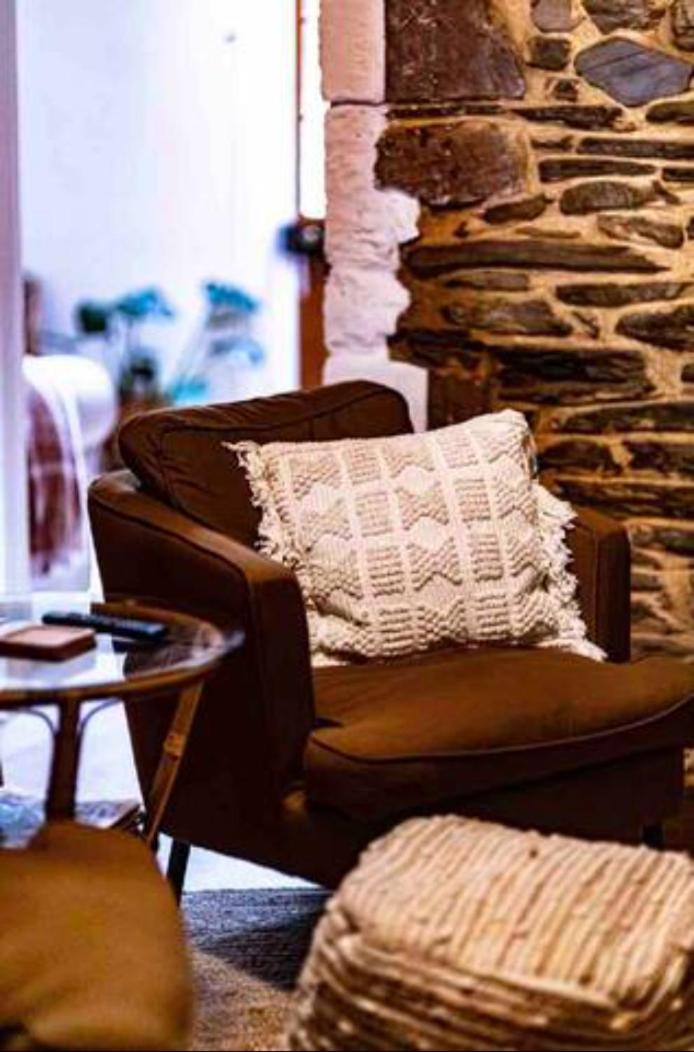 Randell Cottage - Adelaide Hills - Cosy Rustic Hideaway