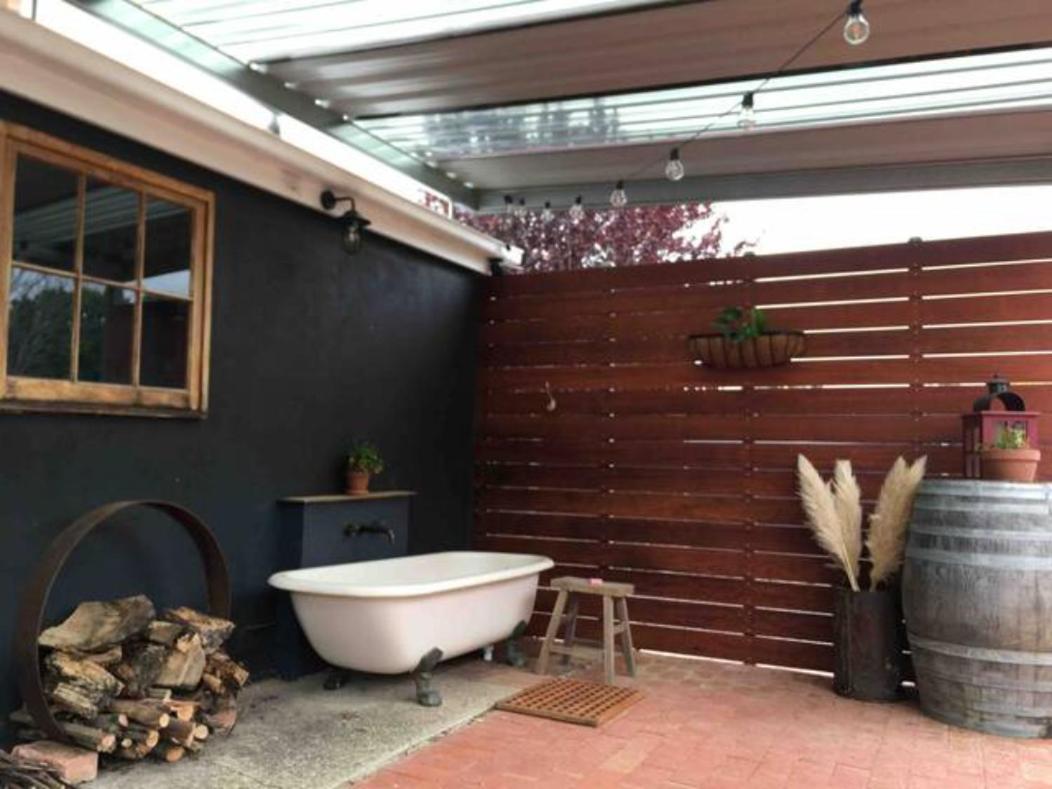 Randell Cottage - Adelaide Hills - Cosy Rustic Hideaway