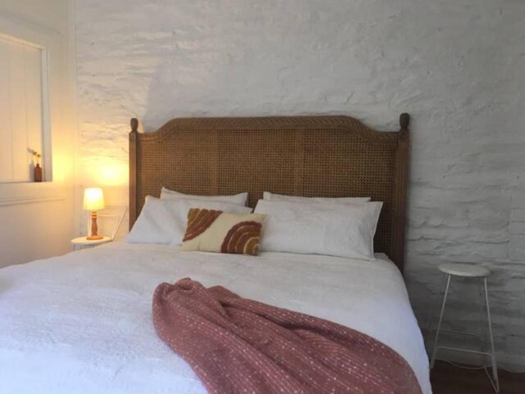 Randell Cottage - Adelaide Hills - Cosy Rustic Hideaway