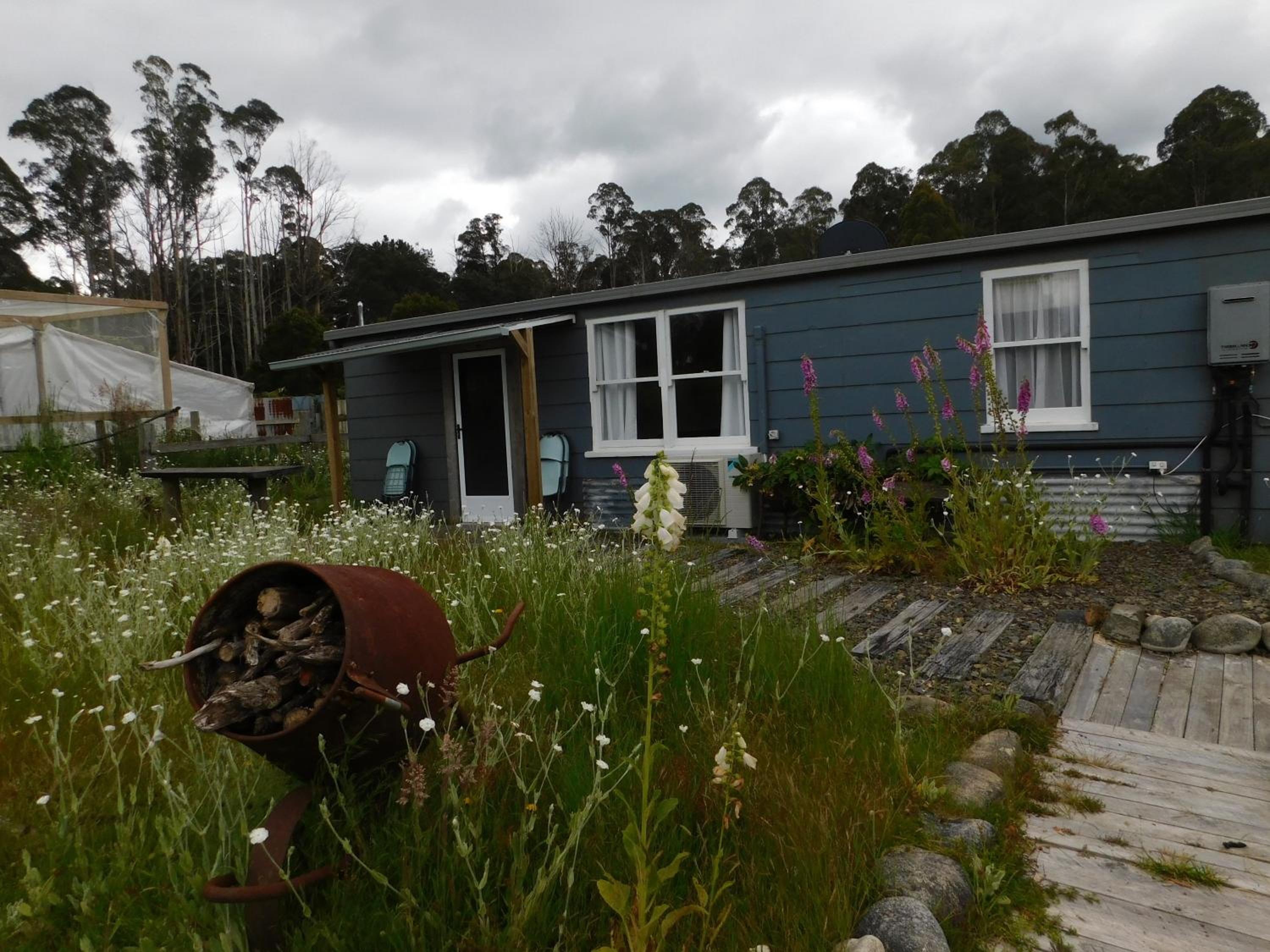 The Gardener's Cottage on Warrentinna