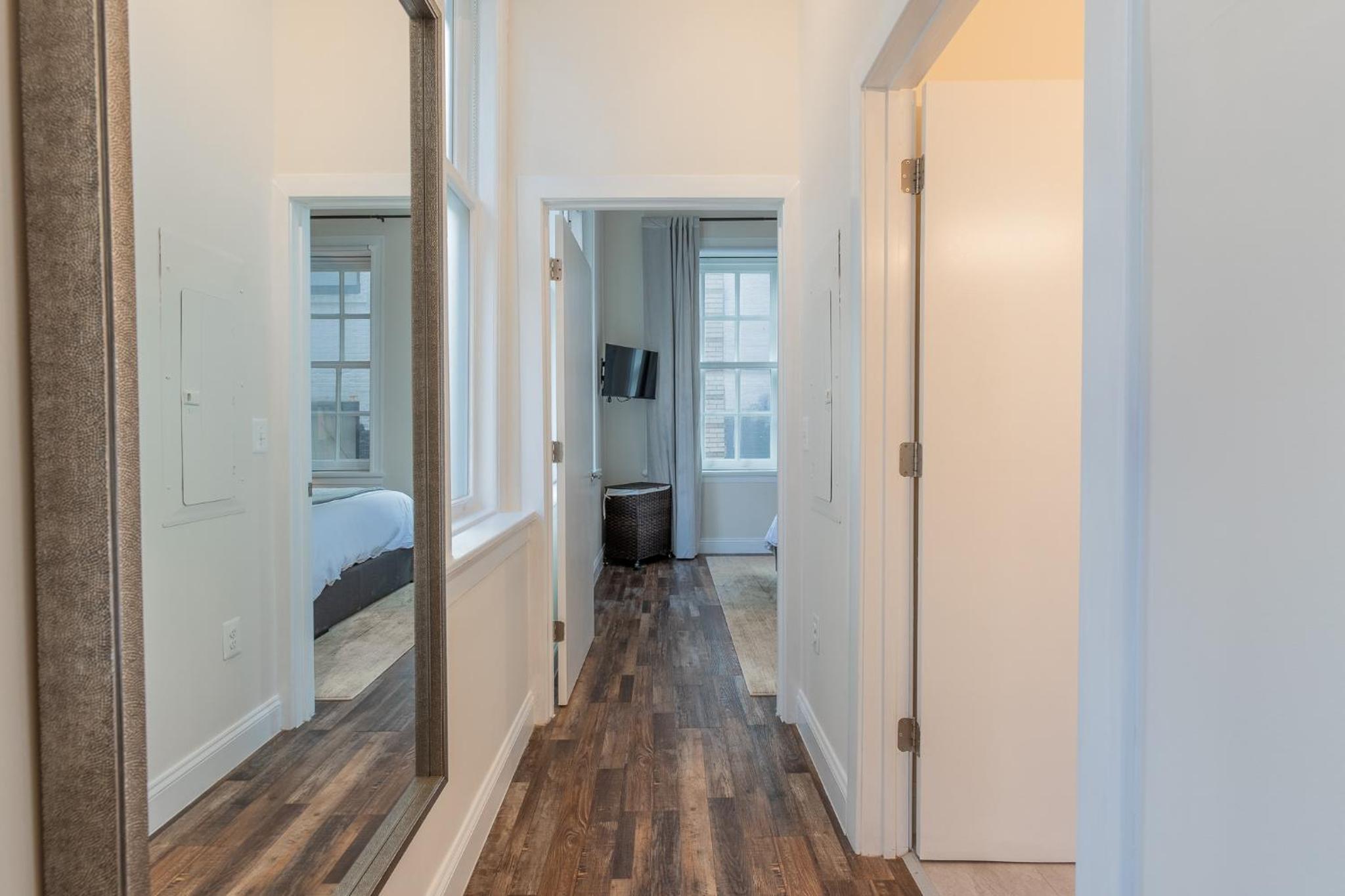 Inner Harbor's Best Furnished Luxury Apartments apts - Property Image 17