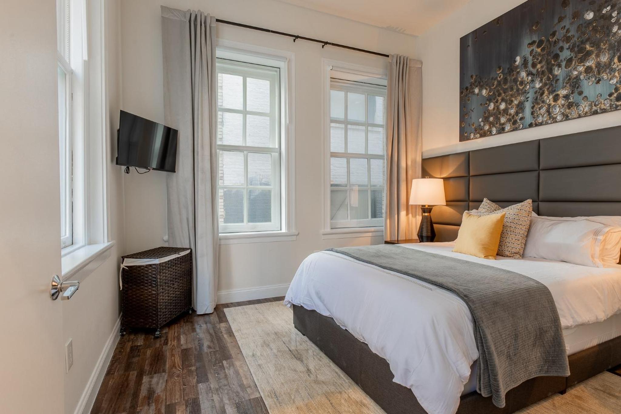 Inner Harbor's Best Furnished Luxury Apartments apts - Property Image 12