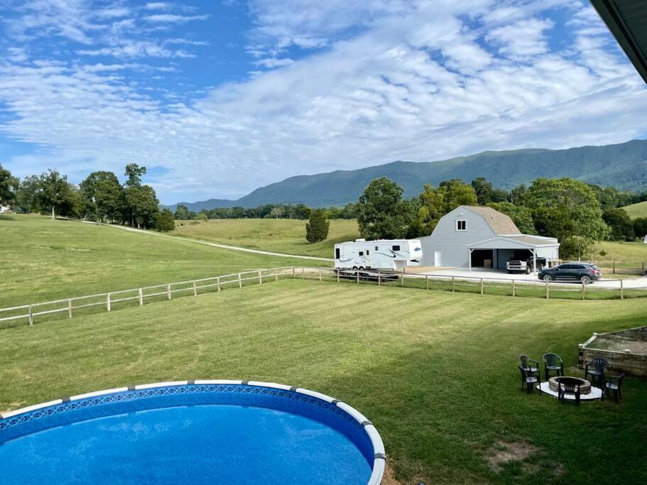 Forbidden Retreat Mountain View Private pool Hot tub Game room Movie theater view 3