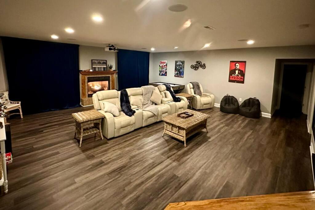 Forbidden Retreat Mountain View Private pool Hot tub Game room Movie theater view 4