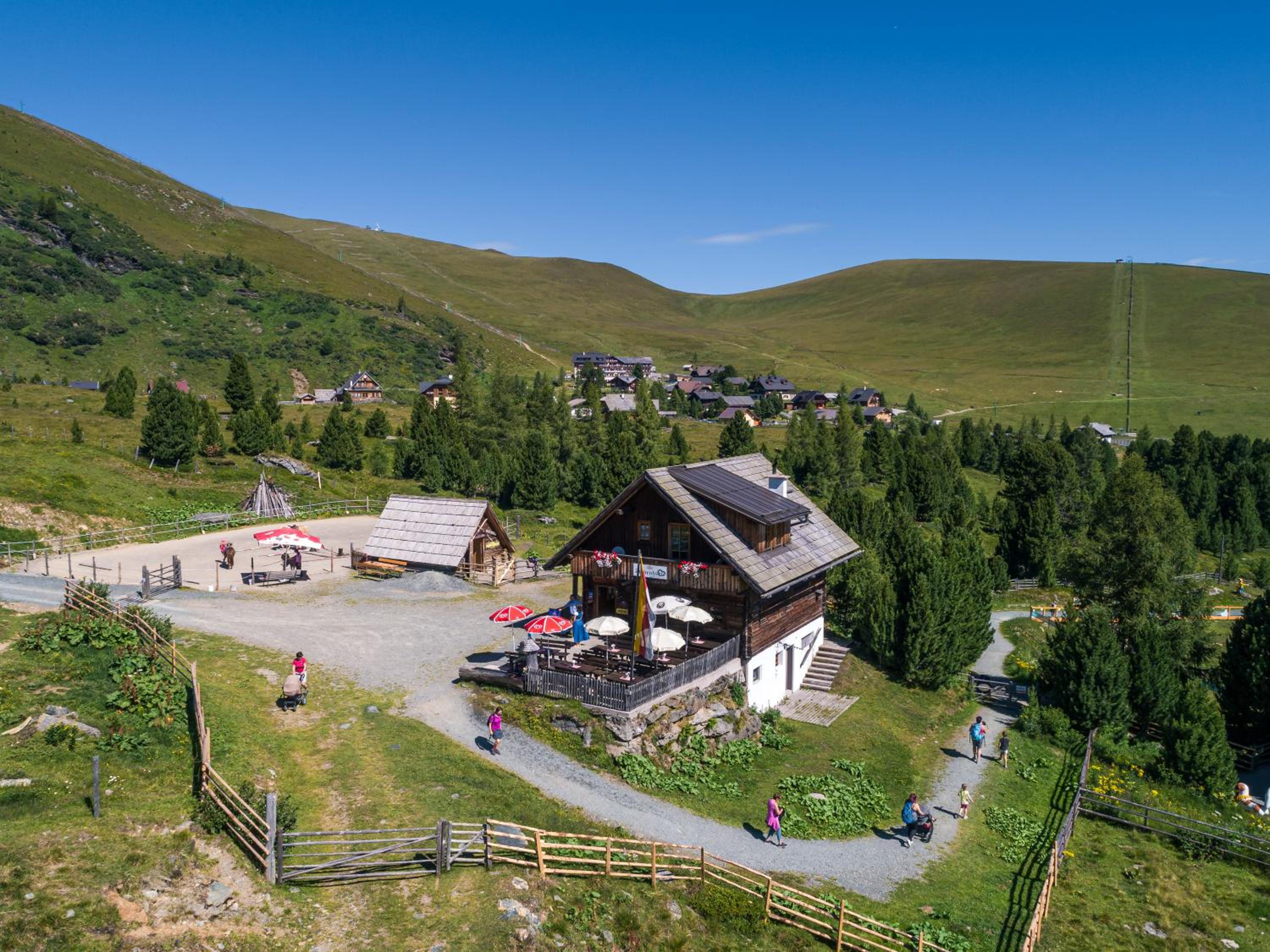 Zirbenhütte am Falkert auf der Heidi-Alm