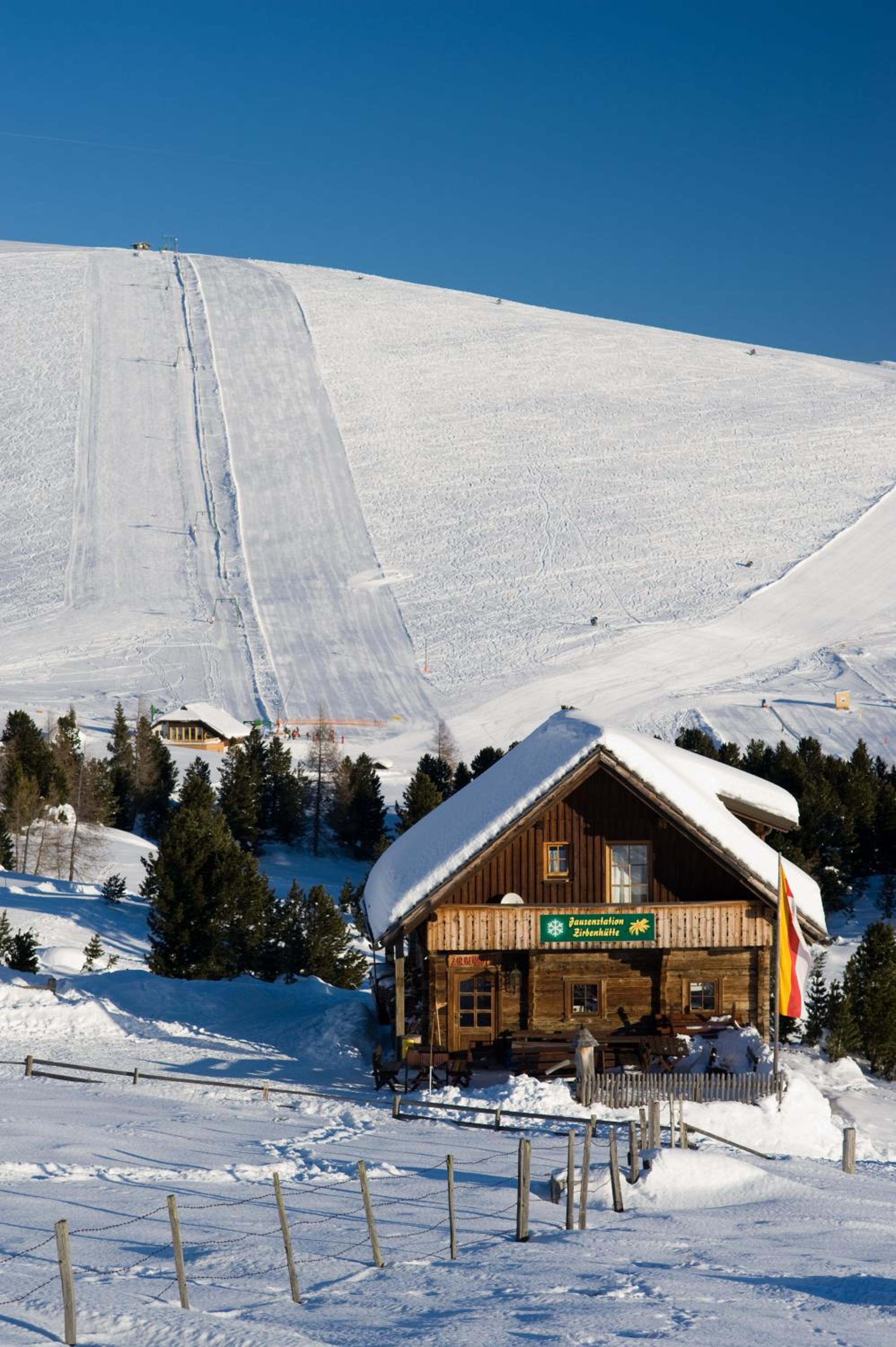 Zirbenhütte am Falkert auf der Heidi-Alm