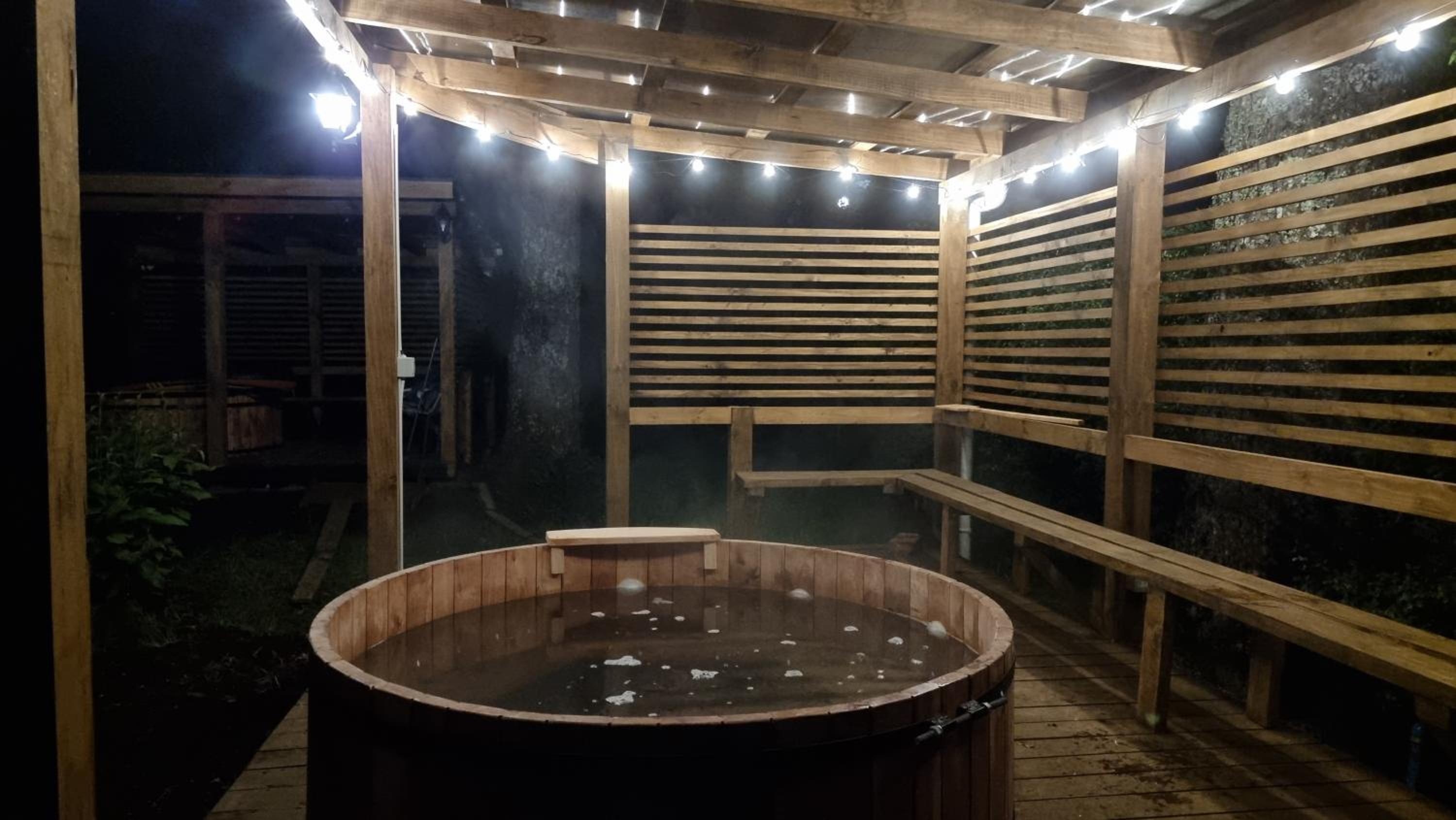 La Casa del Árbol Villarrica Cabañas-Piscina-Tinajas
