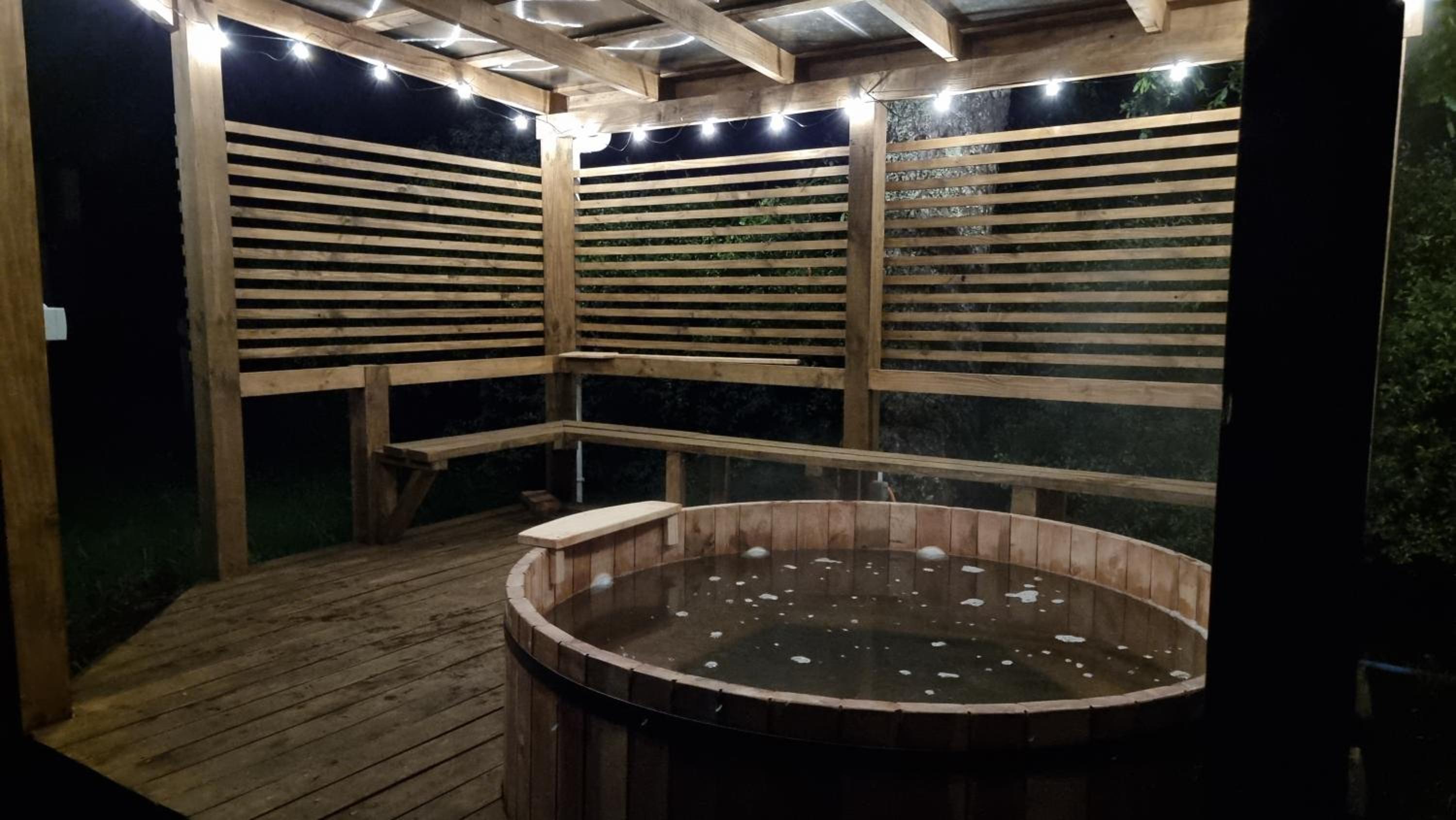 La Casa del Árbol Villarrica Cabañas-Piscina-Tinajas