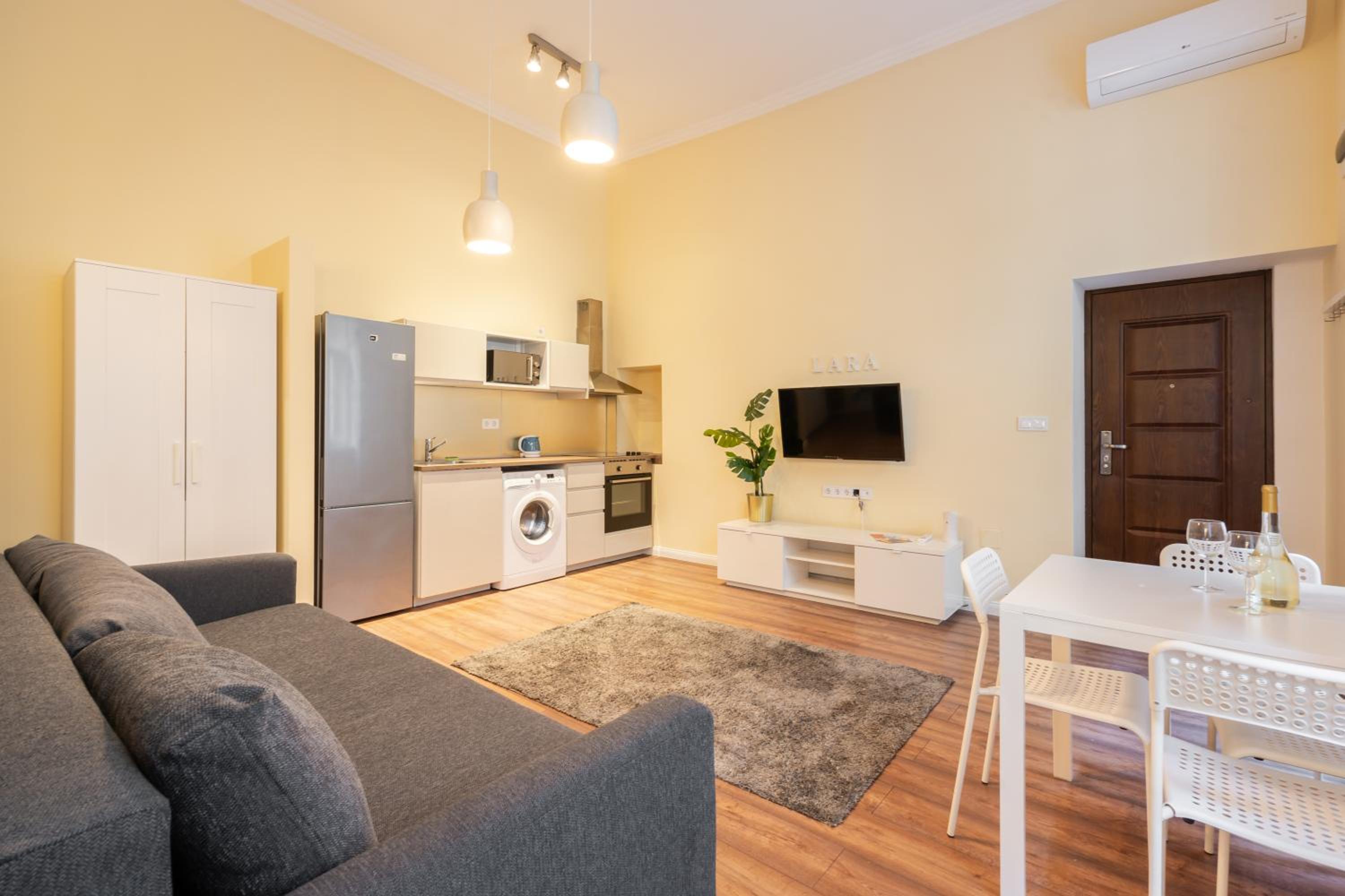 K87- Boutique Apartments, Best Location. By BQA