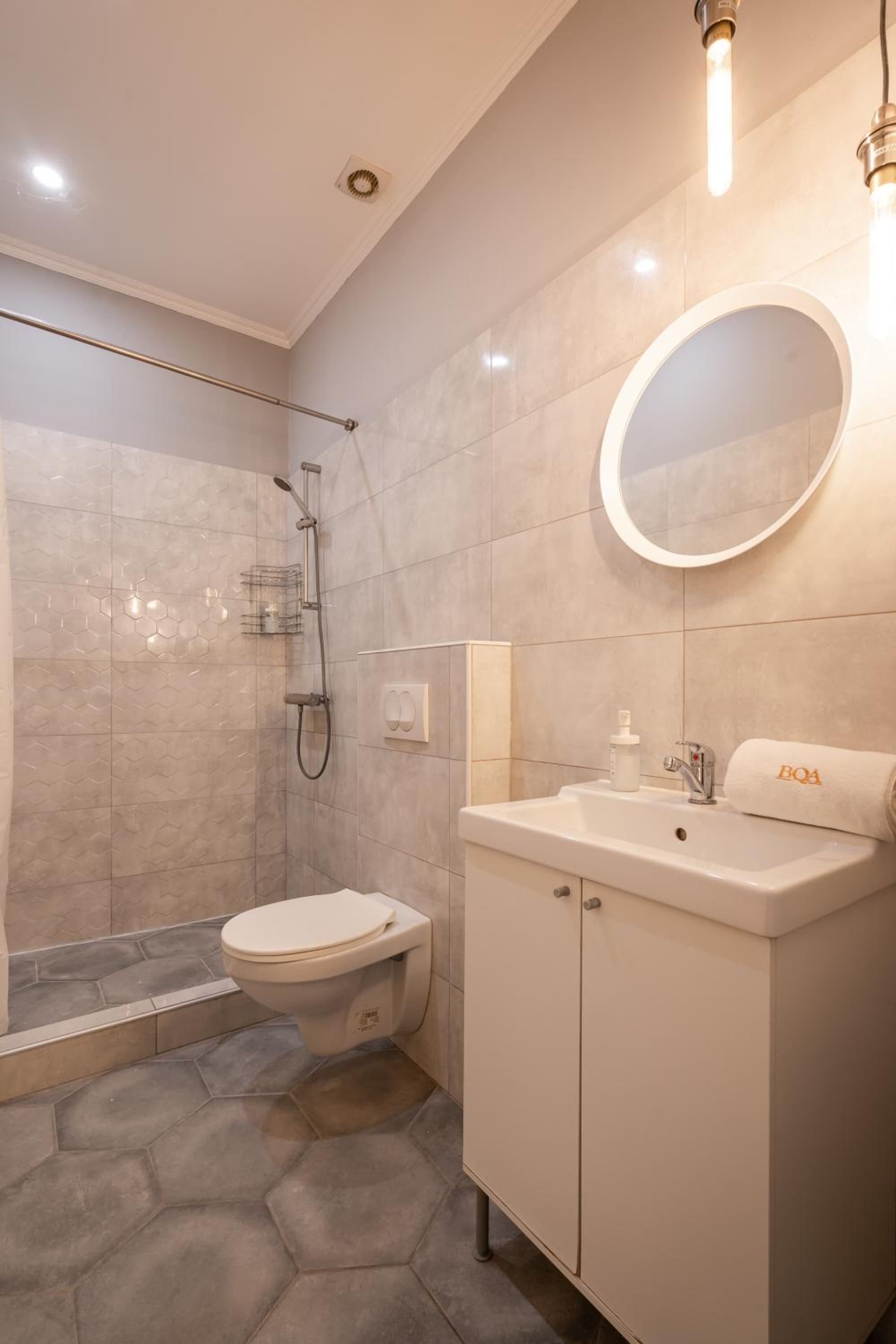 K87- Boutique Apartments, Best Location. By BQA