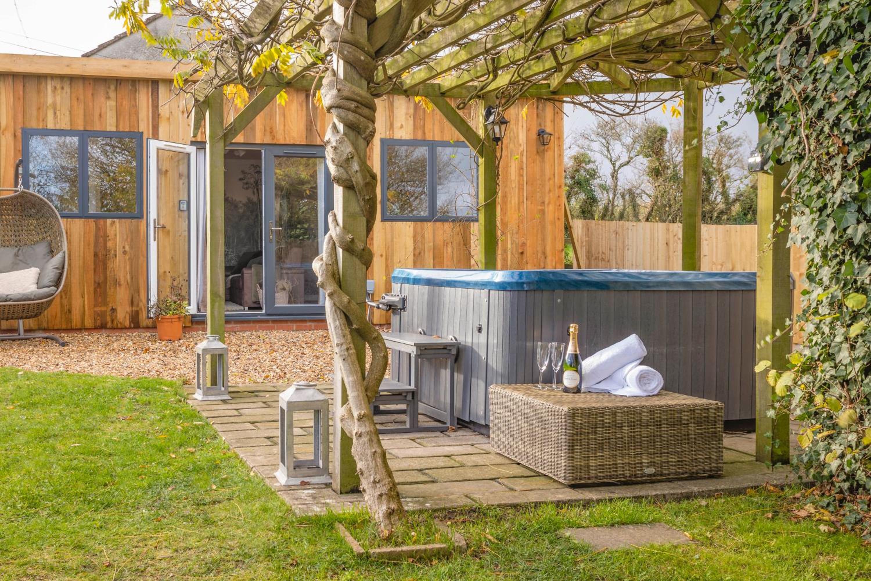 Wisteria View with hottub & cabin sleeps 20 view 3
