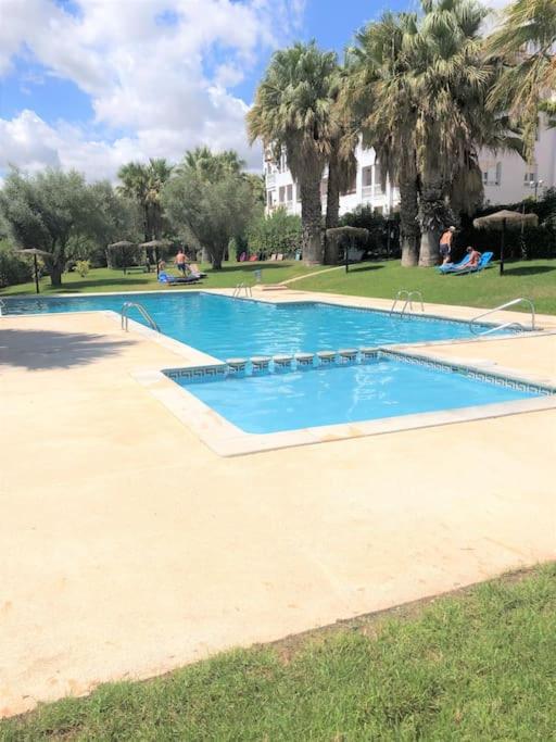 Beautiful 2 Bed Apartment on Villamartin Plaza