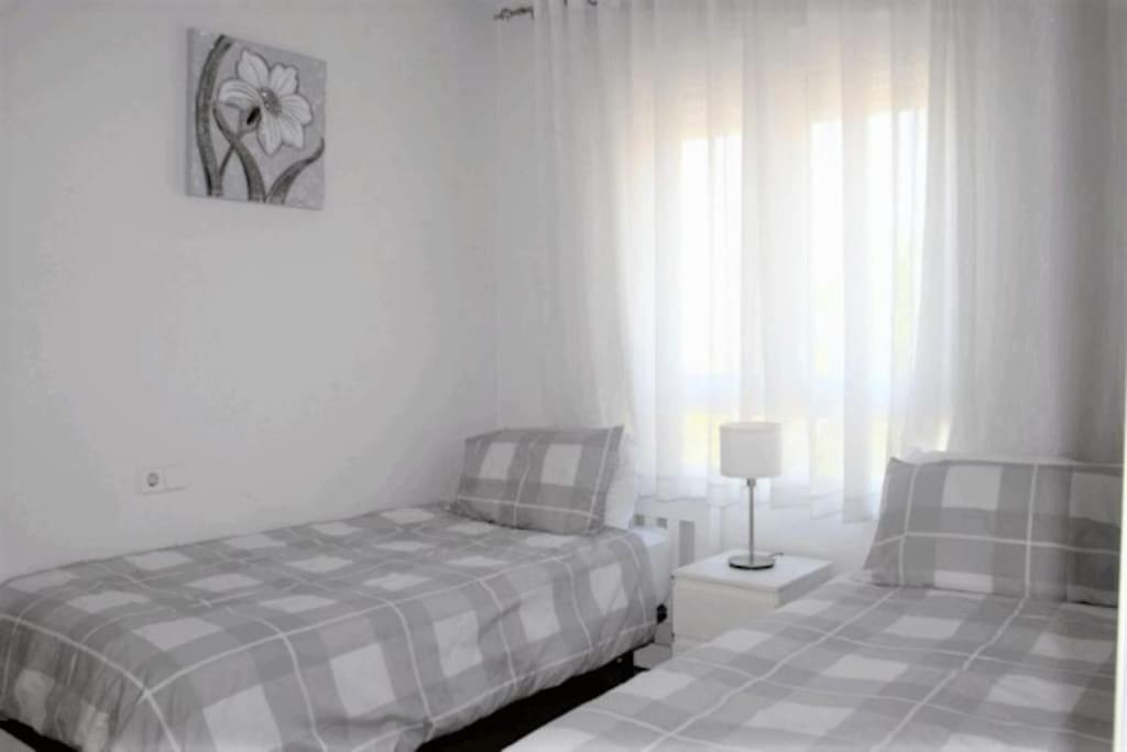 Beautiful 2 Bed Apartment on Villamartin Plaza
