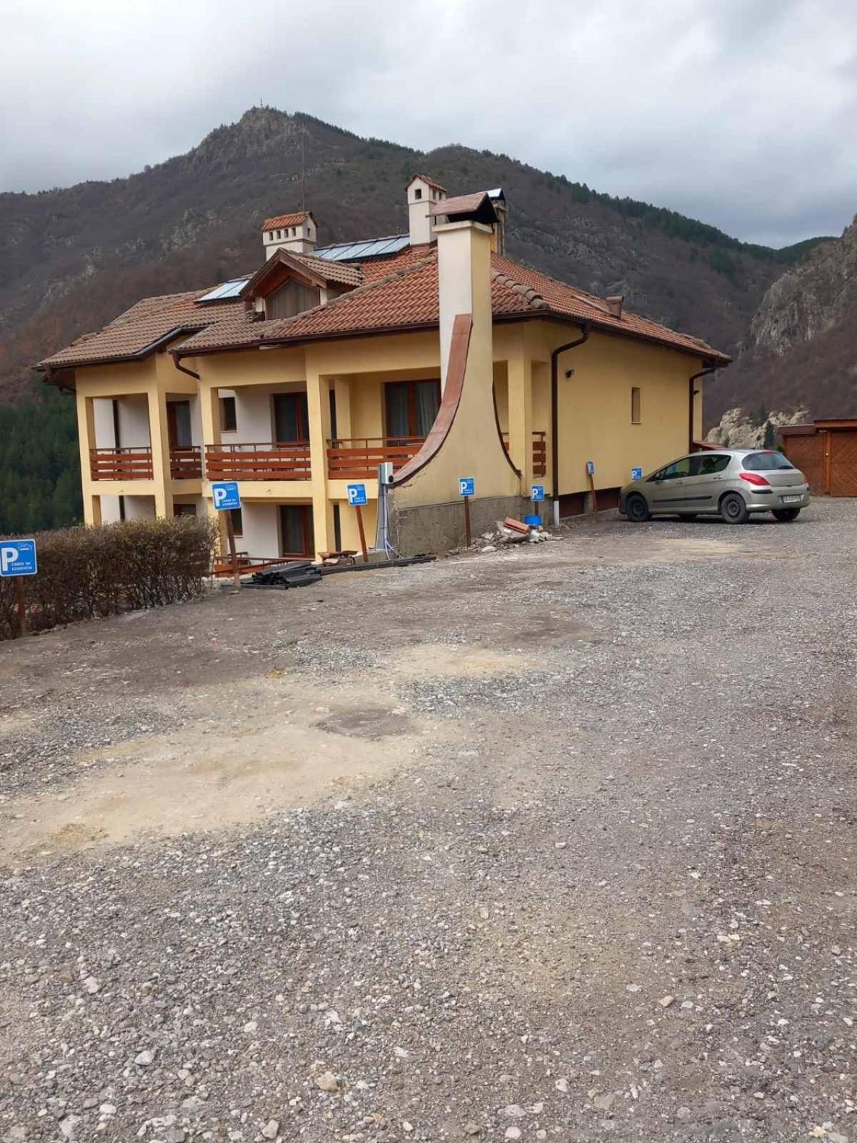 Kris Guest House