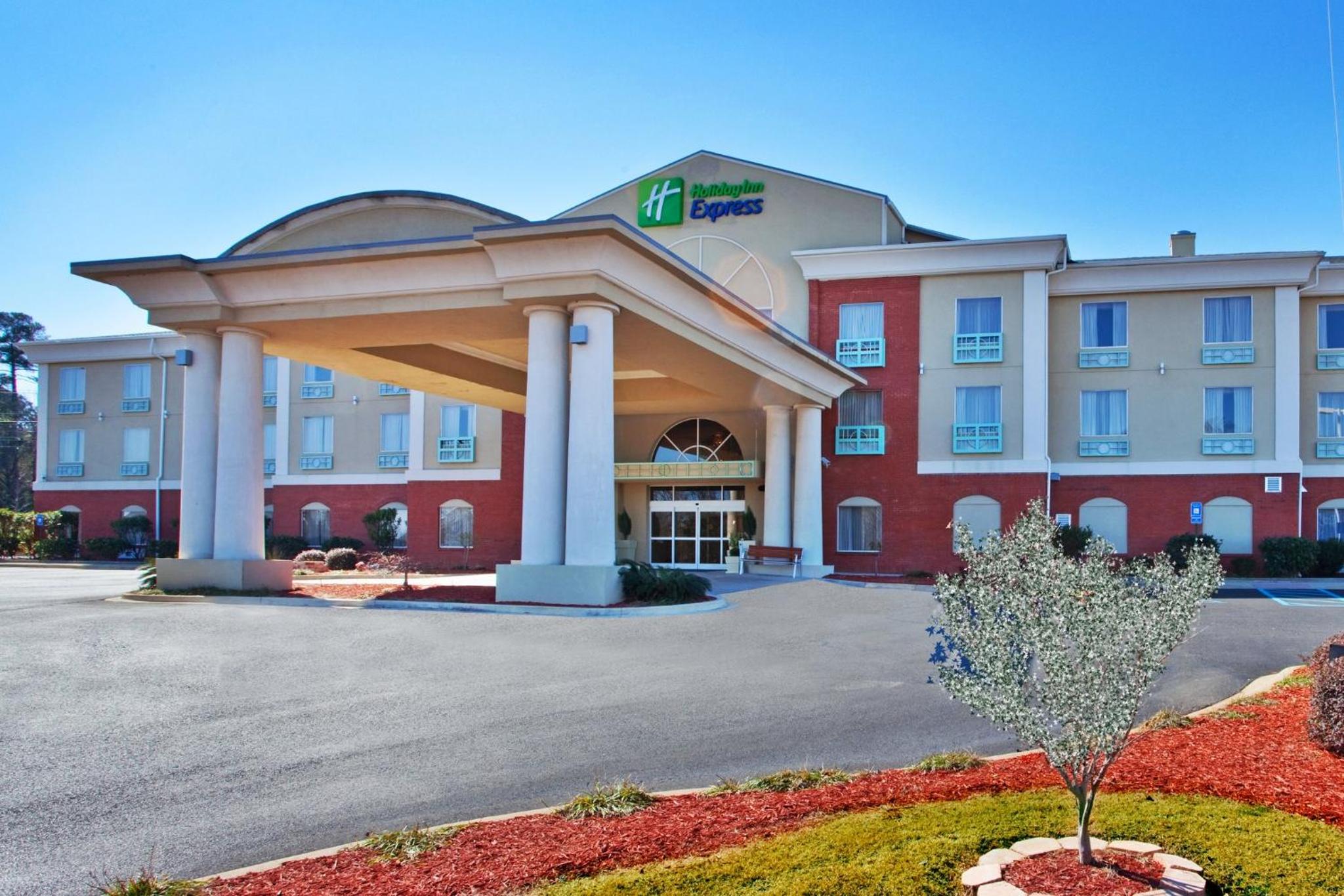 Thomasville Vacations - Holiday Inn Express and Suites Thomasville, an IHG Hotel - Property Image 1