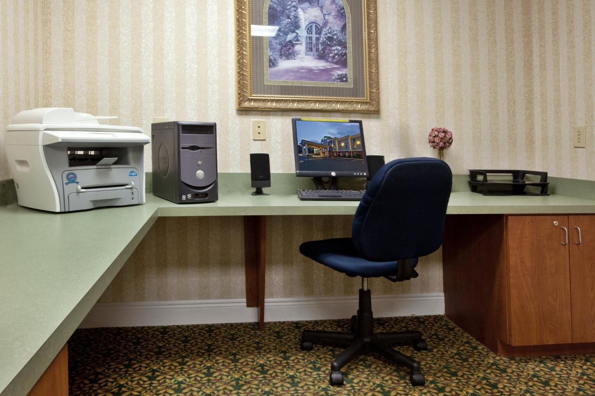 Thomasville Vacations - Holiday Inn Express and Suites Thomasville, an IHG Hotel - Property Image 6