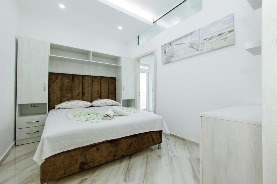 Flori Apartments view 2