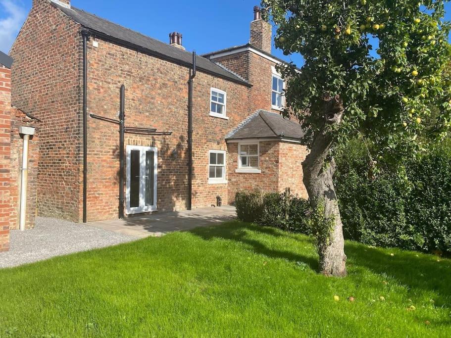 The Annex: 2 bedroom cottage, countryside, peaceful getaway with garden view 3