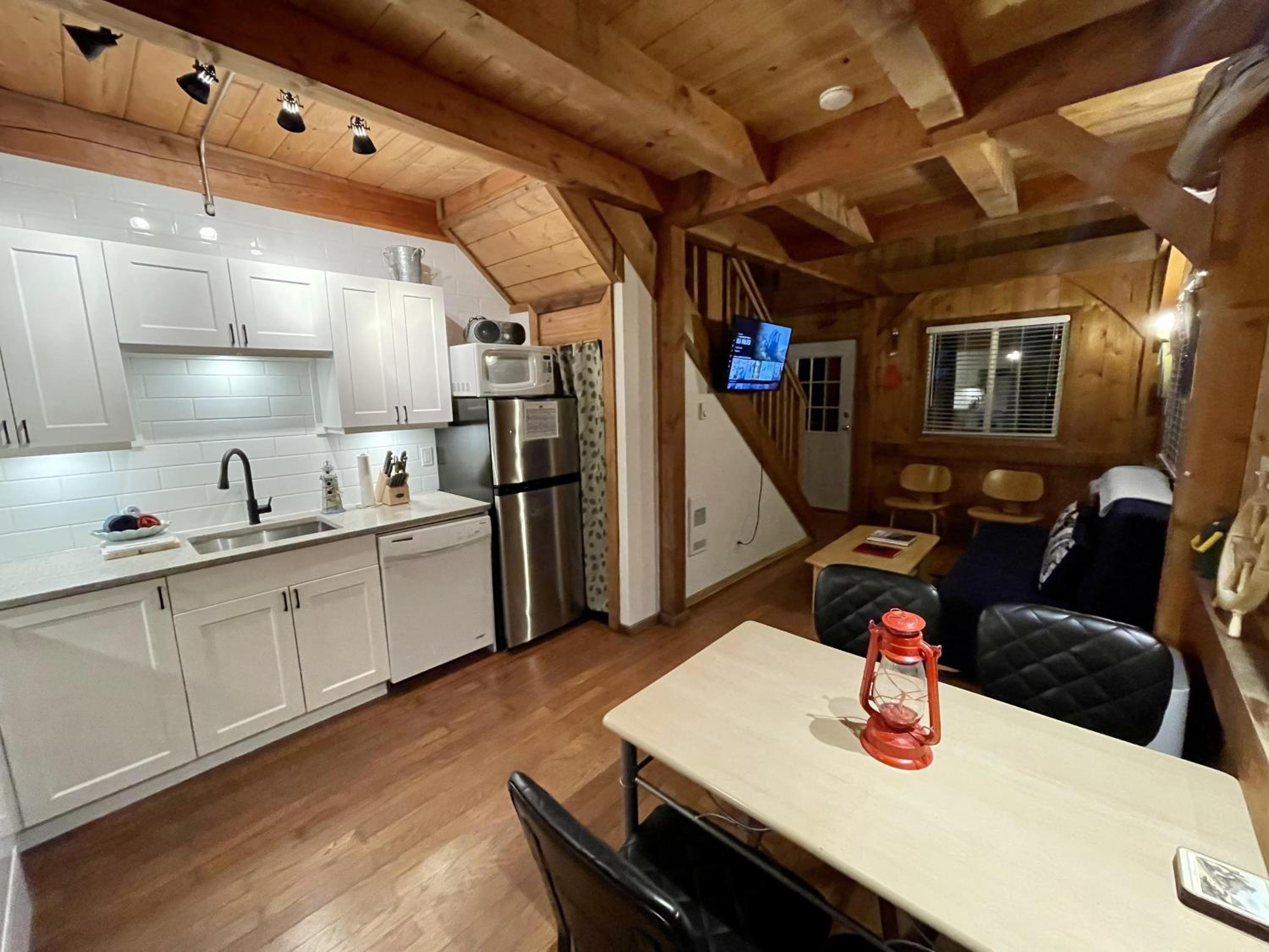 Waterfront Timber-Frame Cottage!