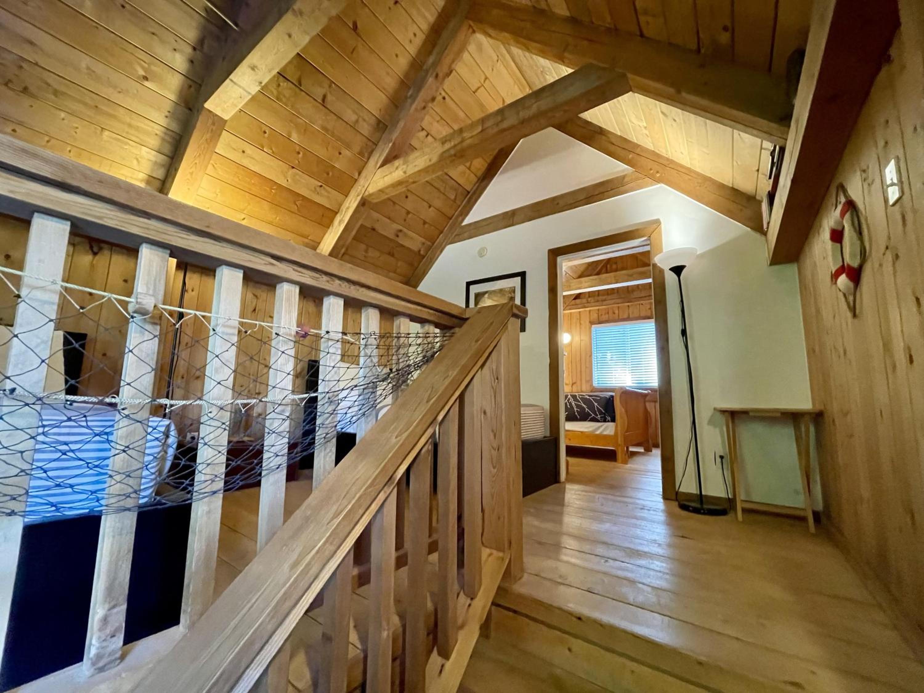 Waterfront Timber-Frame Cottage!