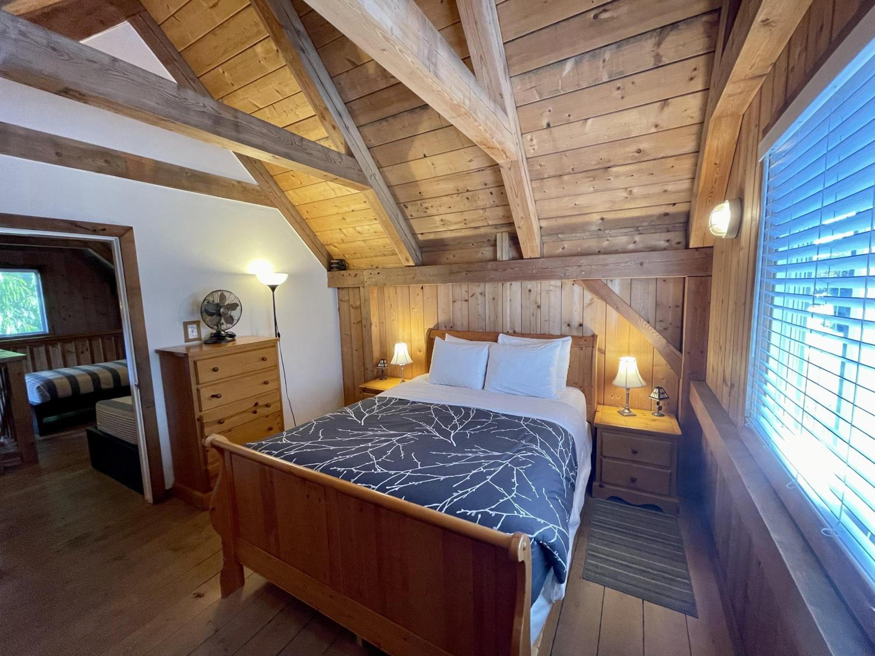 Waterfront Timber-Frame Cottage!