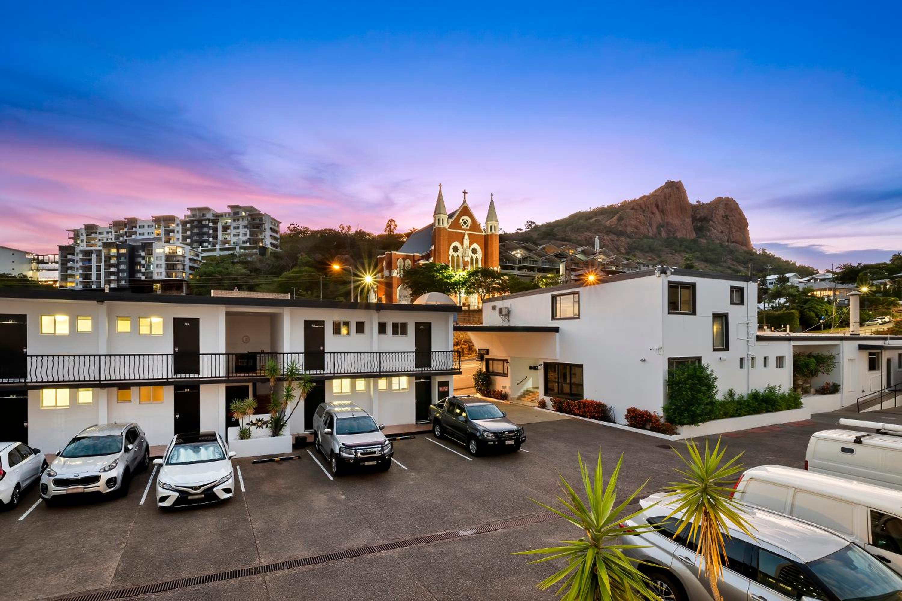 Hotel The Robert Towns - Image 1