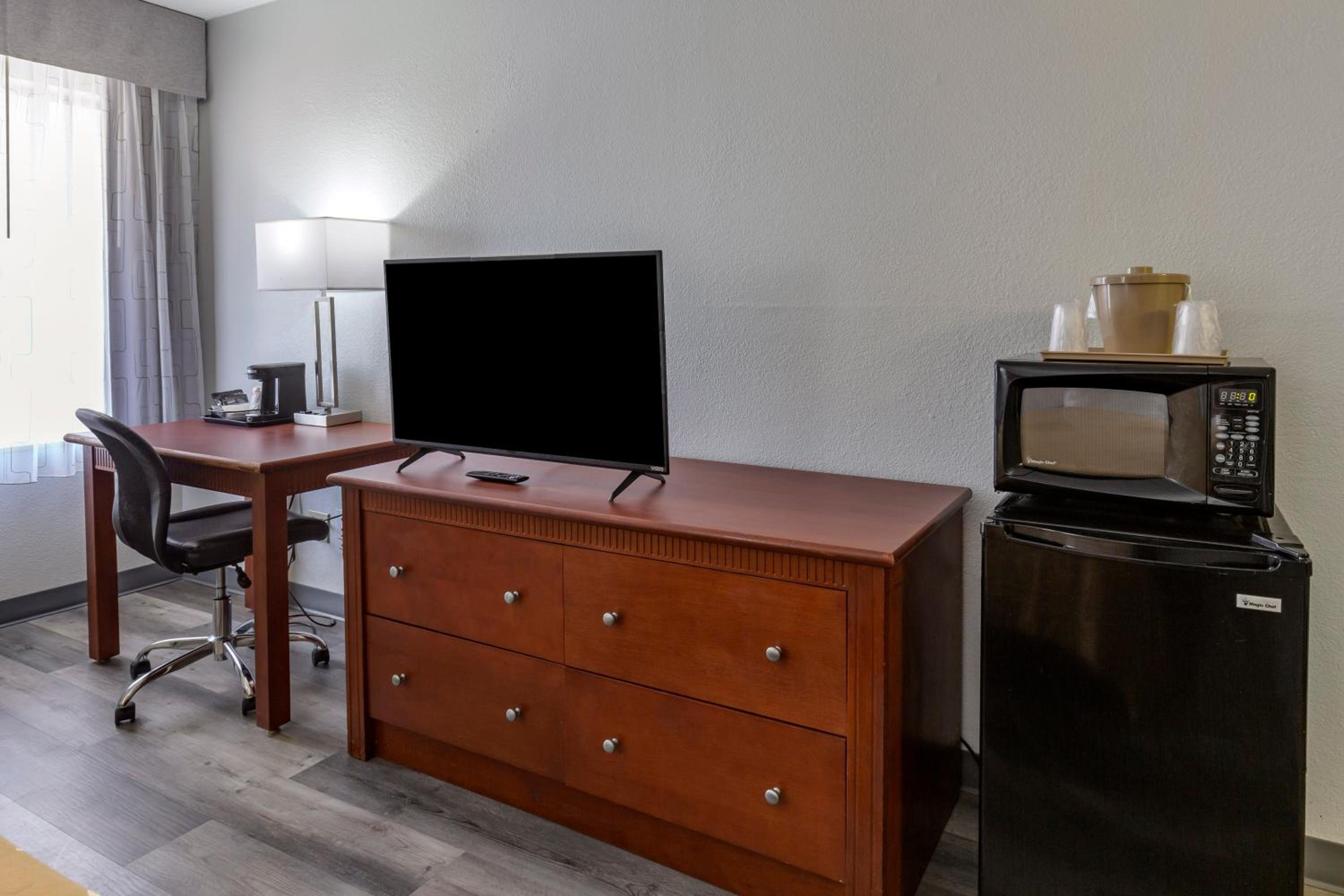 Fayetteville Vacations - Quality Inn Near Fort Liberty formerly Ft Bragg - Property Image 21