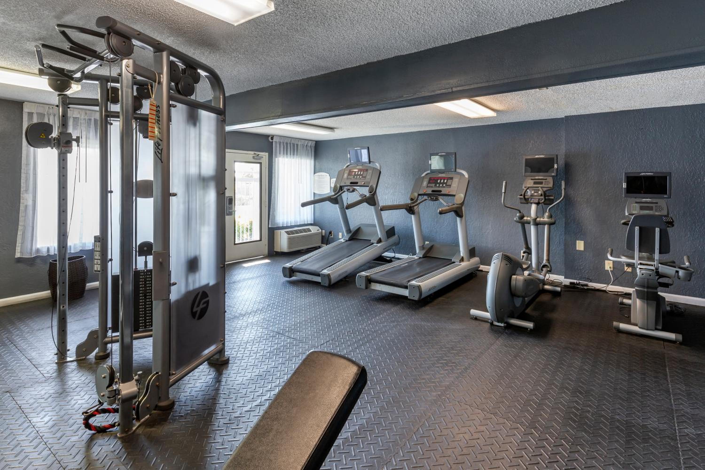 Fayetteville Vacations - Quality Inn Near Fort Liberty formerly Ft Bragg - Property Image 2