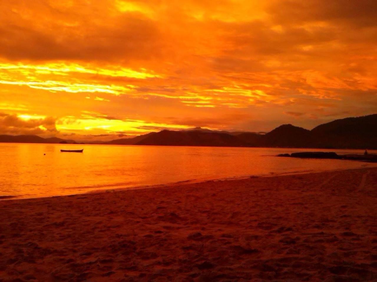 Angra dos Reis - Casa pé na areia na Praia de Fora - Ponta Leste