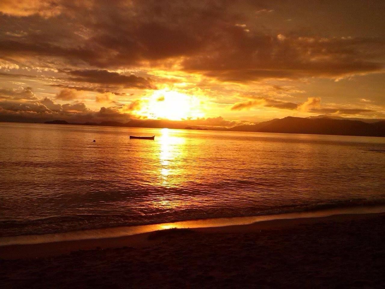 Angra dos Reis - Casa pé na areia na Praia de Fora - Ponta Leste