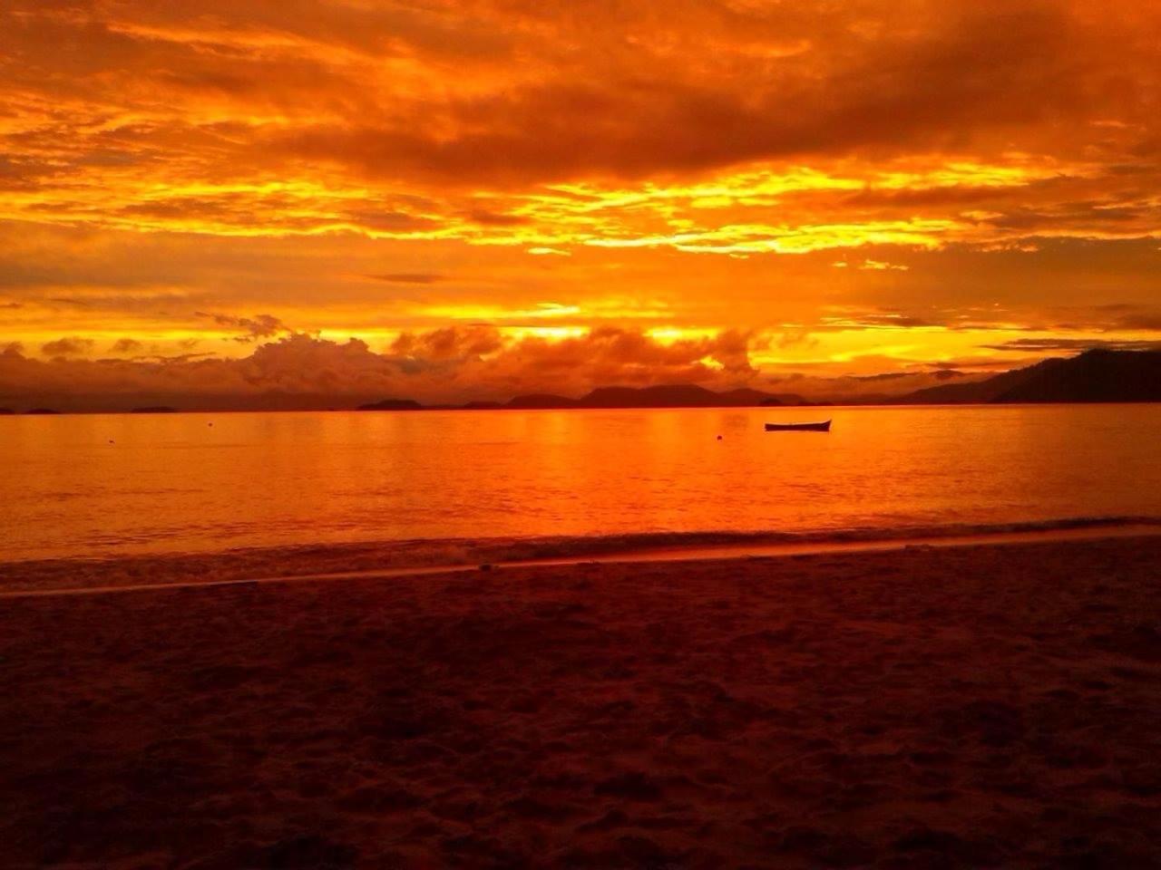Angra dos Reis - Casa pé na areia na Praia de Fora - Ponta Leste
