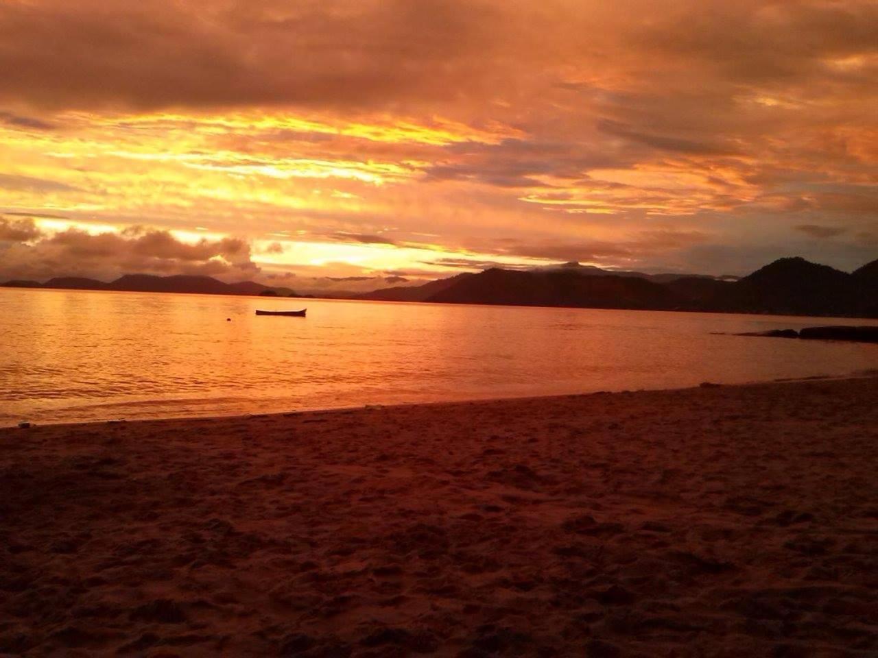 Angra dos Reis - Casa pé na areia na Praia de Fora - Ponta Leste