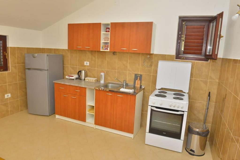 Photo 48
