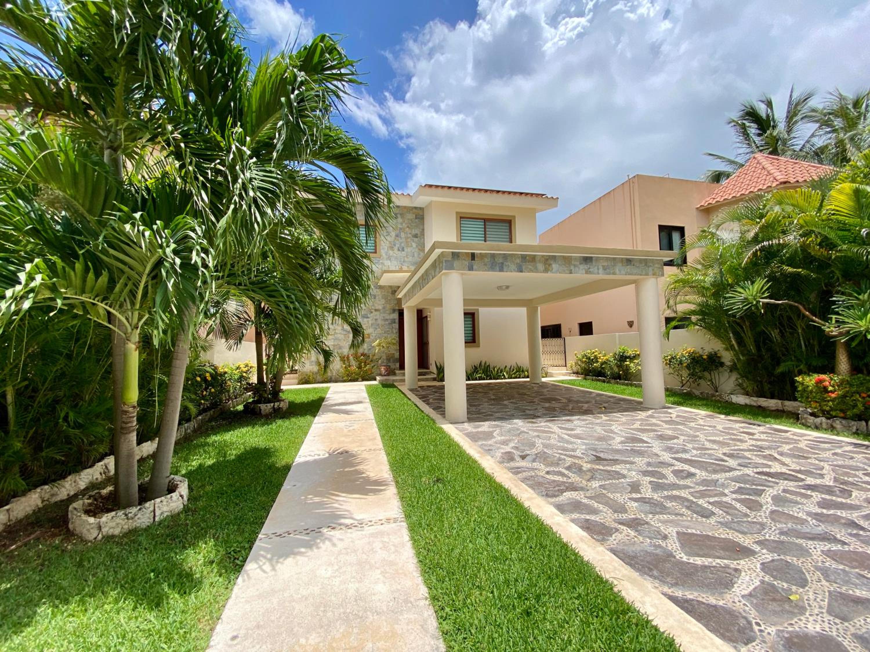 Hotel Casa Arnold - Luxurious 4 bedroom villa with pool - Image 1