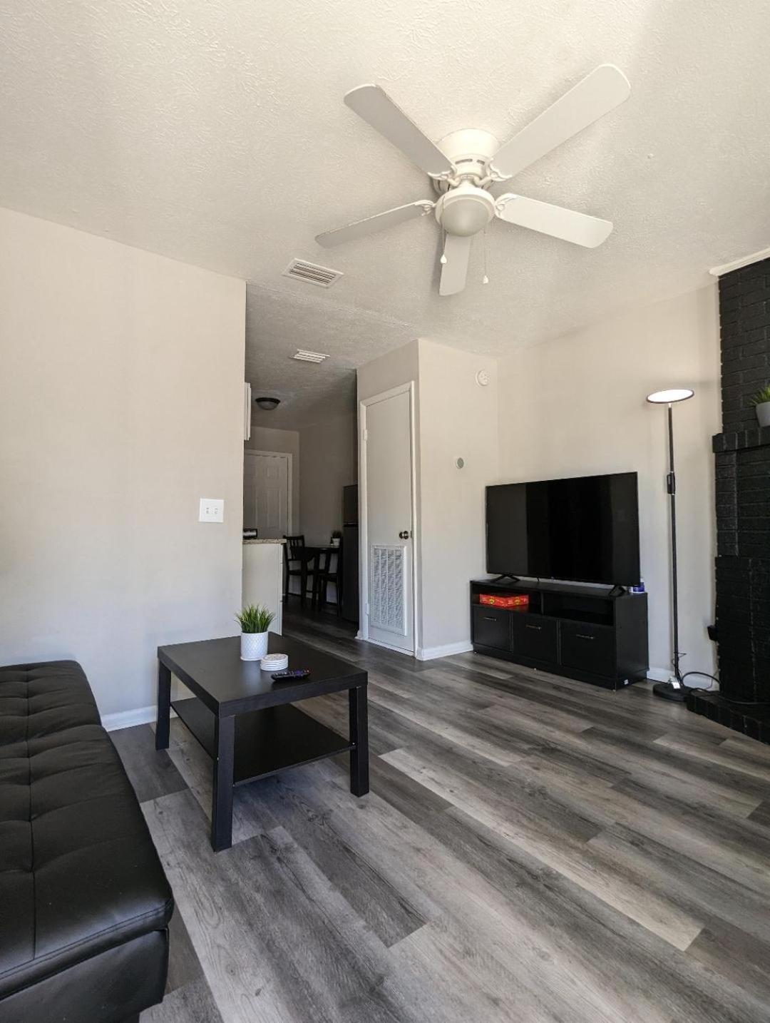 Adorable 2bed1bath Unit Sleeps 4 Close To Town Center Downtown Beach Mayo Clinic view 5