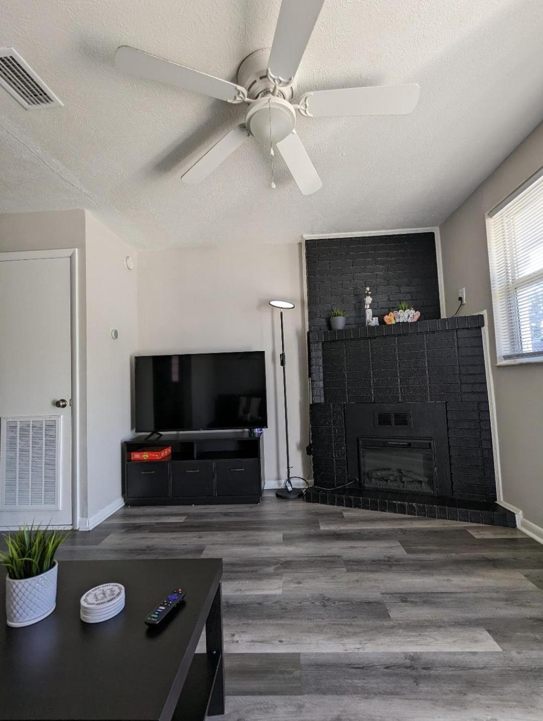 Adorable 2bed1bath Unit Sleeps 4 Close To Town Center Downtown Beach Mayo Clinic view 4