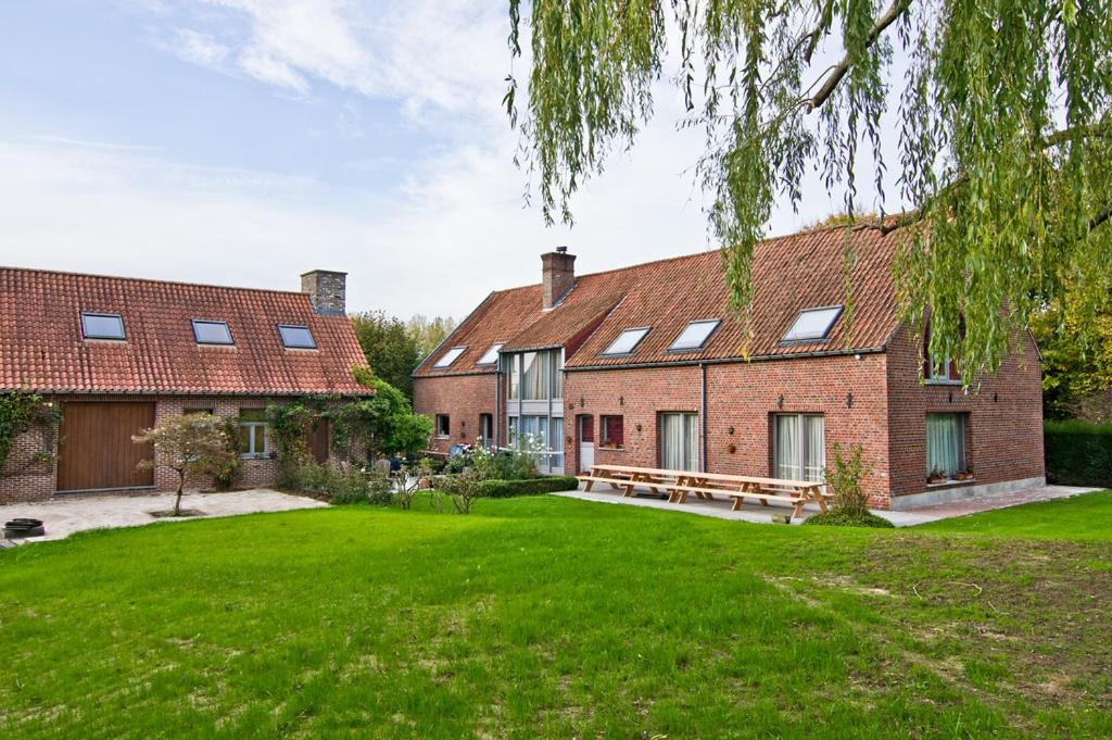 Vakantiewoning L'Eau Tendre in Ellezelles, met wellness en buitenzwembad met overkapping