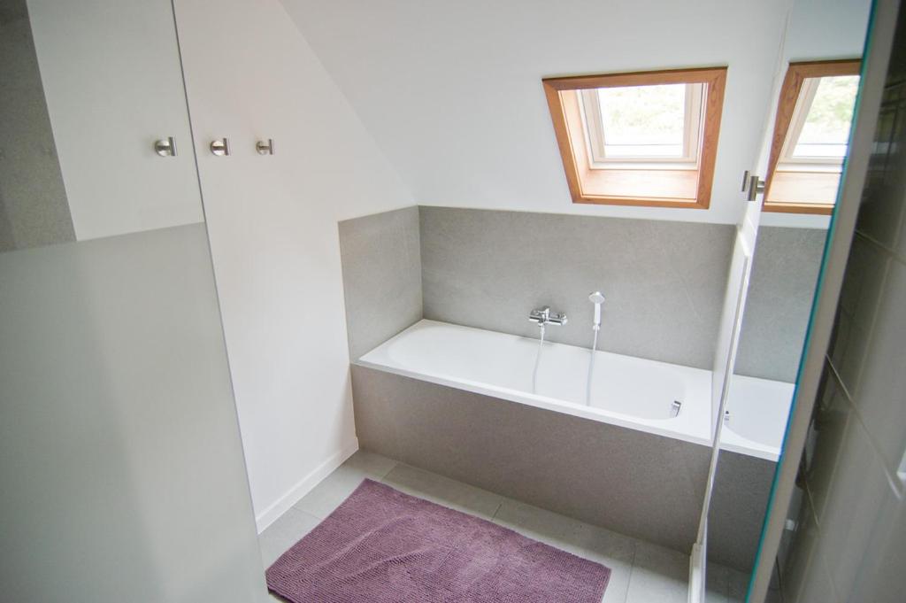 Vakantiewoning L'Eau Tendre in Ellezelles, met wellness en buitenzwembad met overkapping