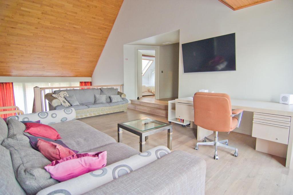 Vakantiewoning L'Eau Tendre in Ellezelles, met wellness en buitenzwembad met overkapping
