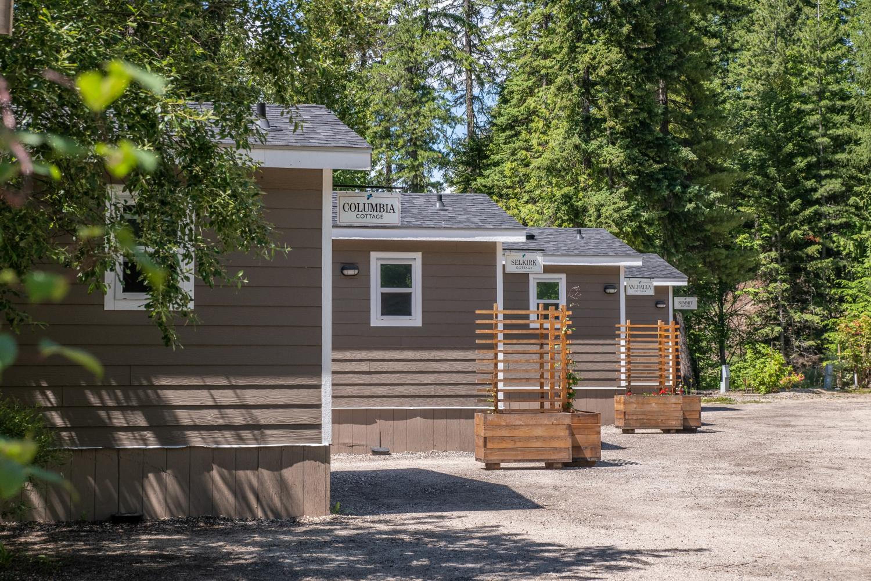 Halcyon Hot Springs Resort