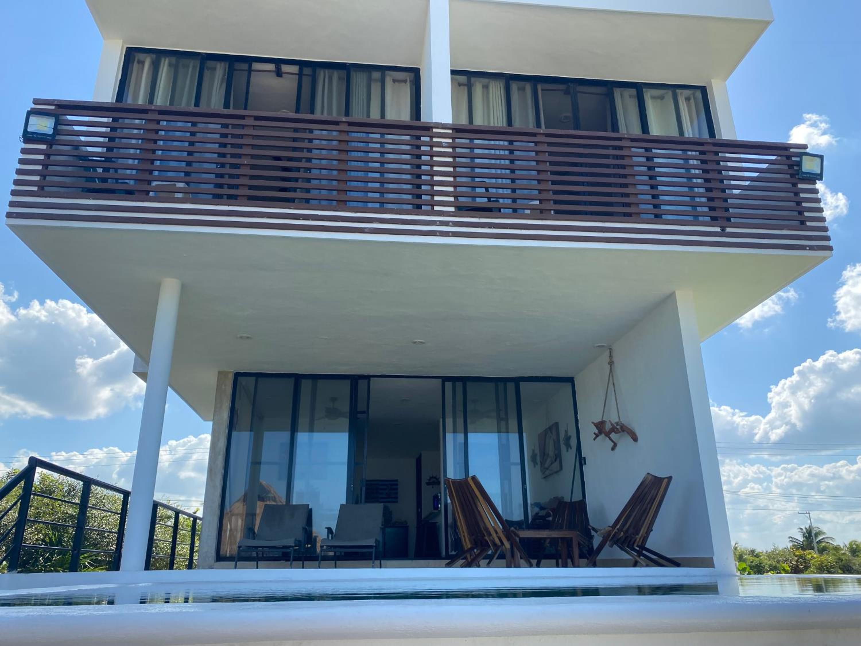 Escape to Paradise, Minimalist 4-BR Beachfront, 300 Mbps with amazing views view 5