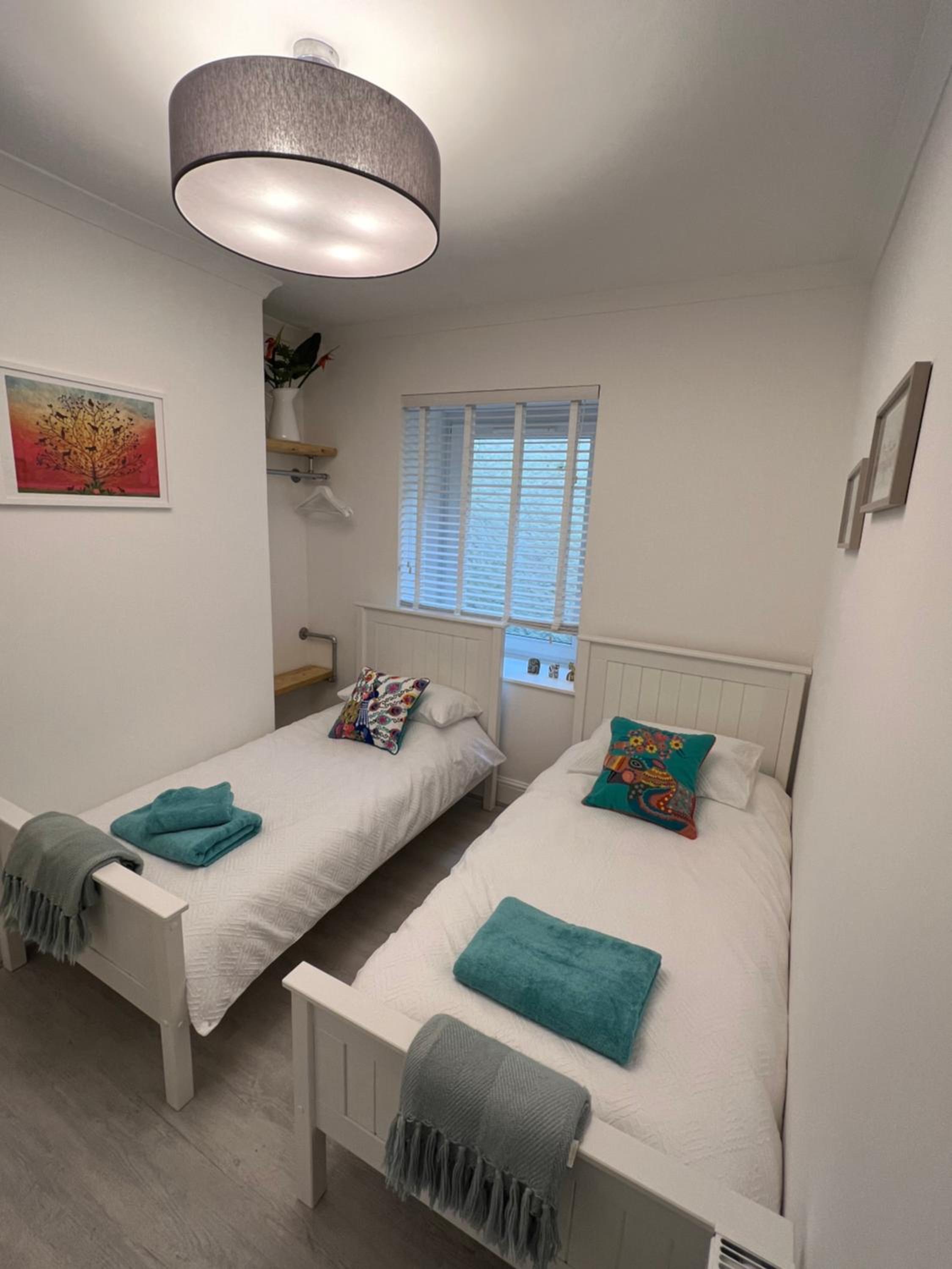 Large Three bed Two bathroom flat in Central Torquay