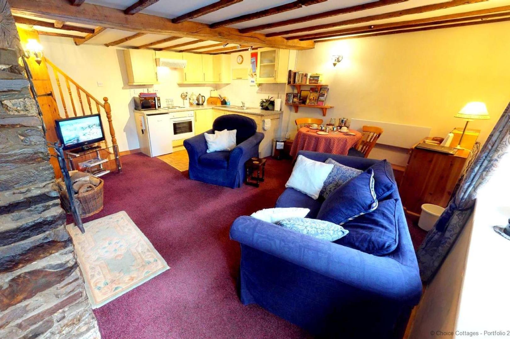 MONKLEIGH COACHMANS COTTAGE 1 Bedroom view 4
