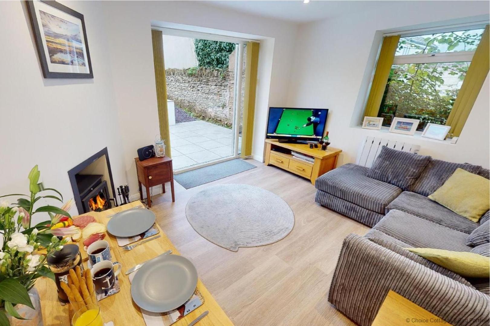 BRAUNTON ORCHARD COTTAGE 2 Bedrooms view 2