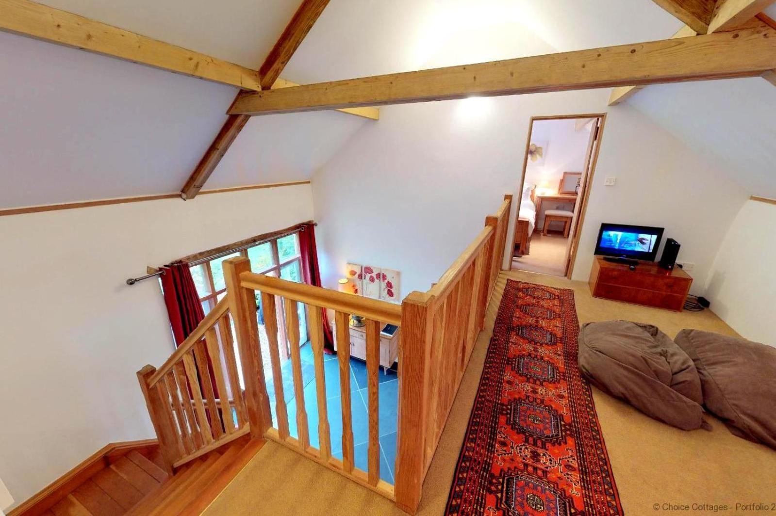 BUCKLAND BREWER COB BARN 2 Bedrooms view 5