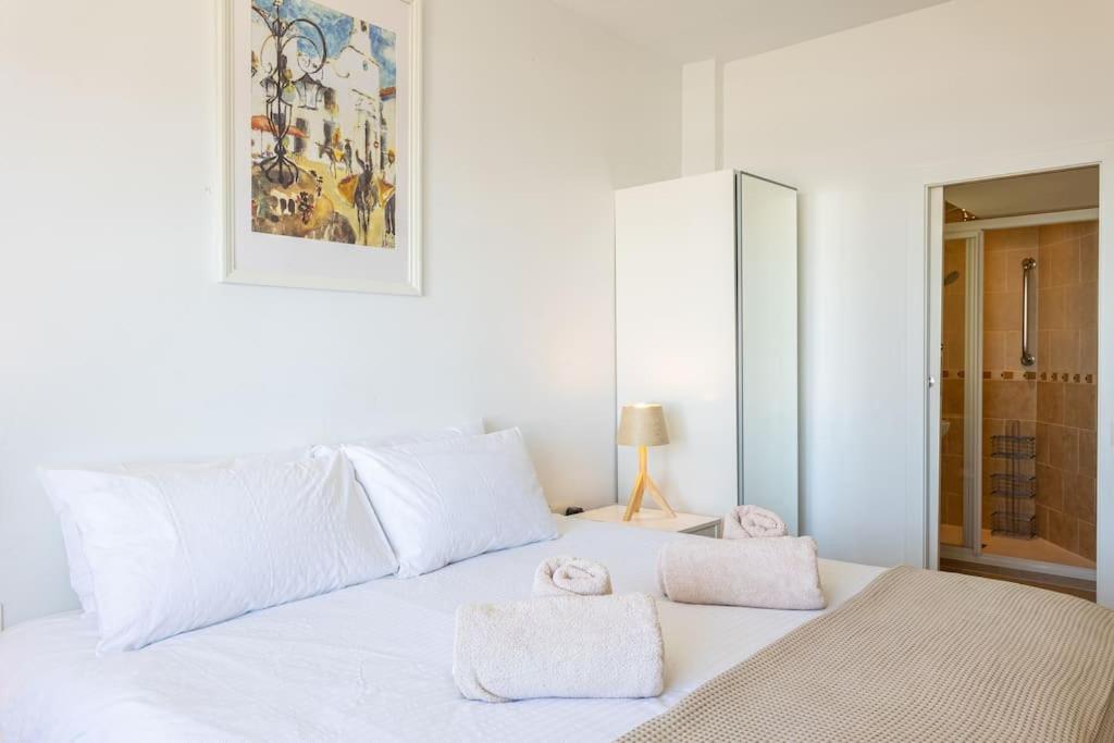 Ensuite Mediterranean Sea Front