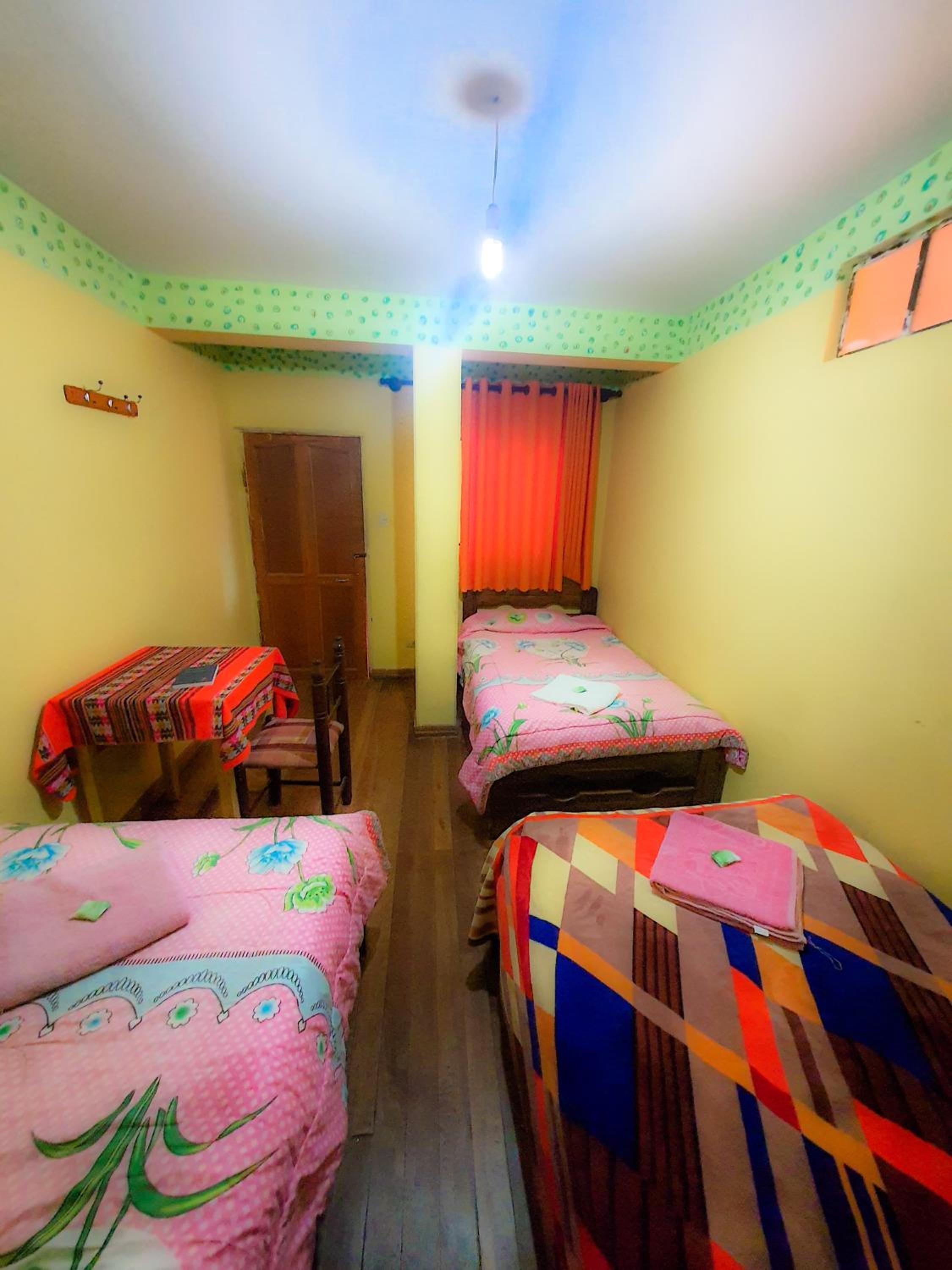 HOSTAL Luz YHOBIMAR