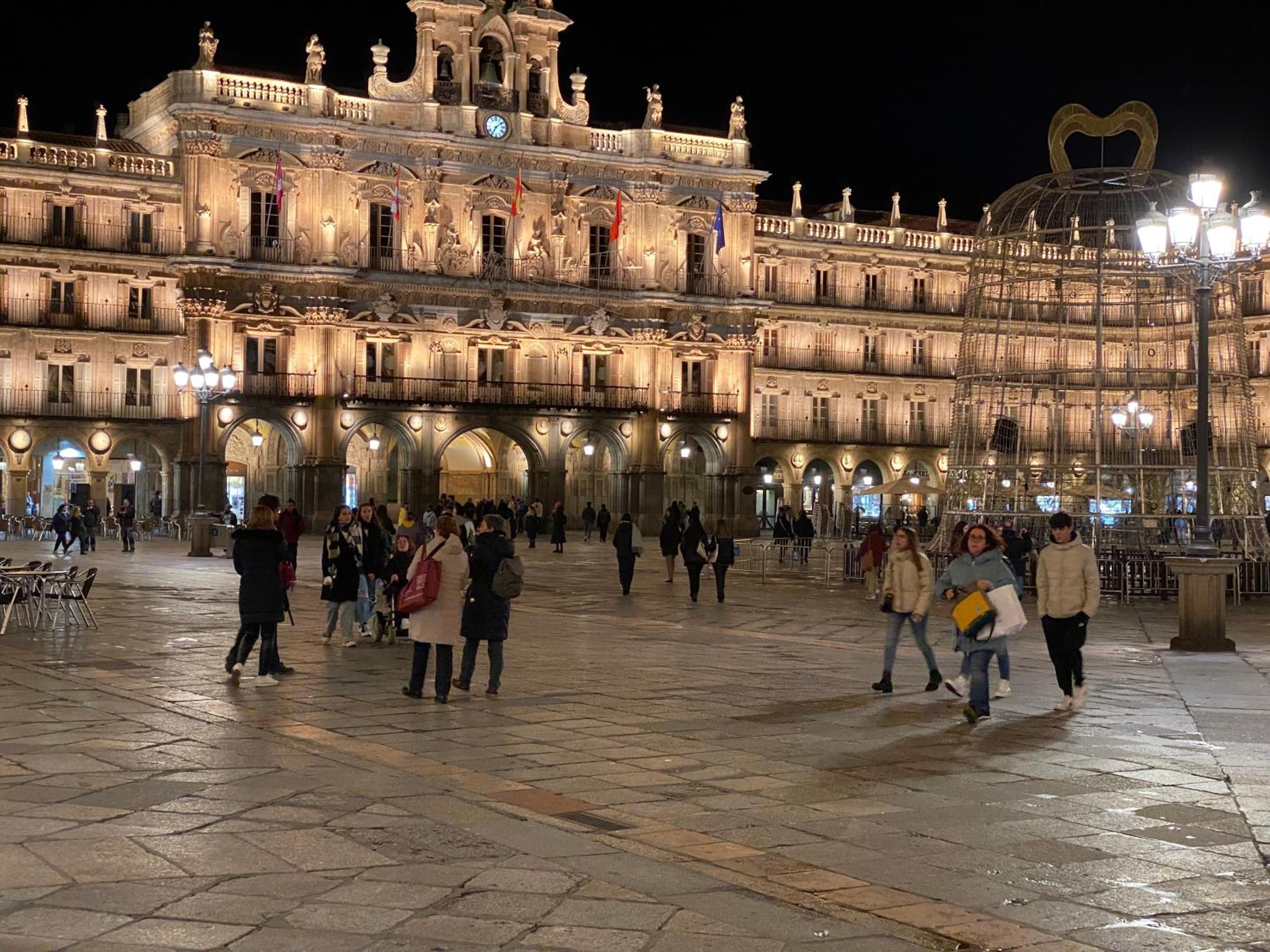 Plaza Mayor Salamanca con 2 balcones a la misma Plaza Mayor view 4